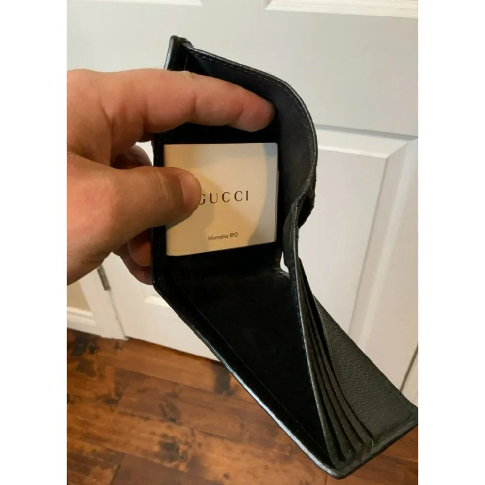 Gucci Authentic Black Leather Off The Grid Bi-Fold Wallet